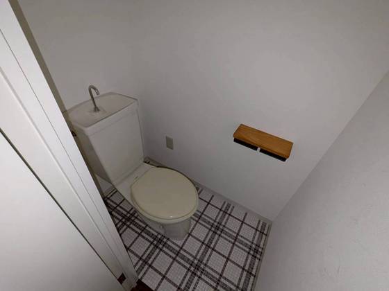 トイレ　※別号室の写真を使用しております。