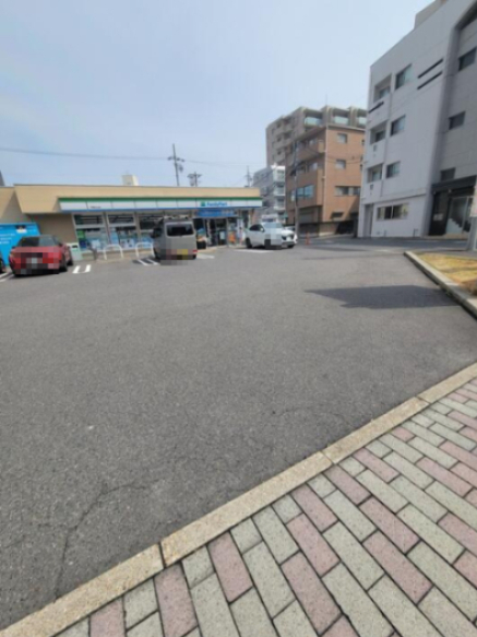 コンビニ　ファミリーマート 千種本山店（コンビニ）まで485m