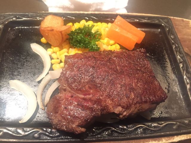 飲食店　ステーキハウス　くに（国産牛がおすすめでおいしいです。）（飲食店）まで250m