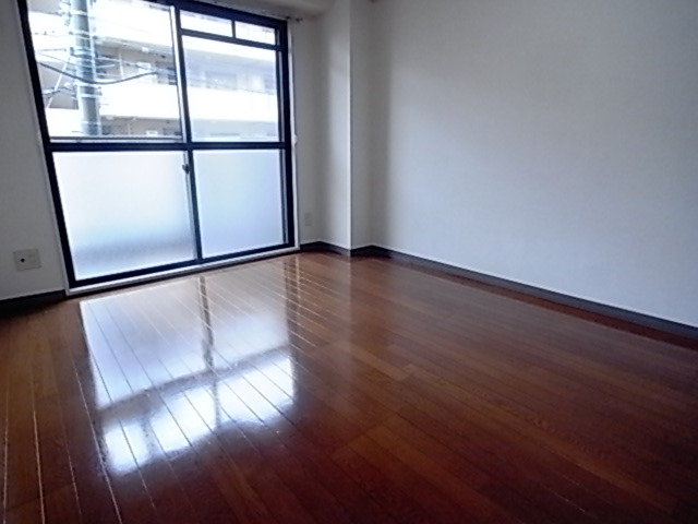 居室・リビング　見ての通り日当たり良好のお部屋です。