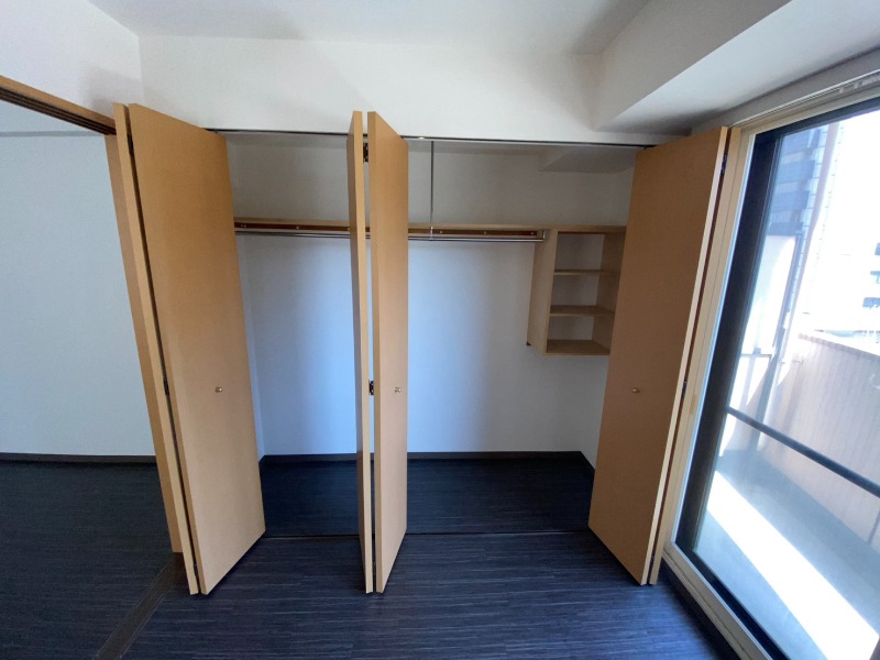 収納　寝室の収納です。部屋がすっきり片付きます。