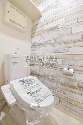トイレ　温水洗浄便座付き