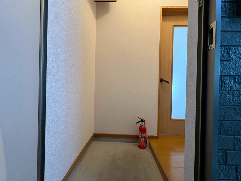 玄関　玄関の様子です。明るい印象ですね。気分もあがりそう。
