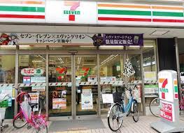 コンビニ　セブンイレブン 大阪日本橋5丁目店（コンビニ）まで388m