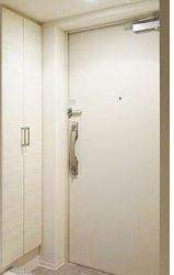 玄関　明るい玄関です