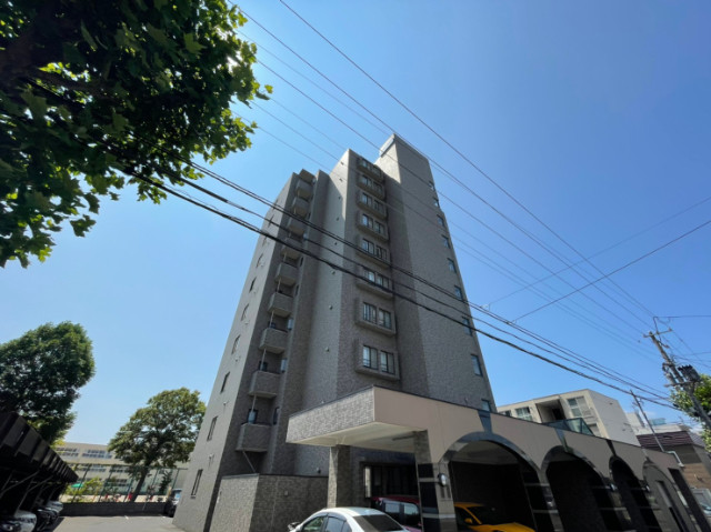 建物外観　札幌市北区北１９条西「オ・ドミール北１９条」