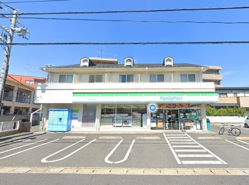 コンビニ　ファミリーマート浦安堀江三丁目店（コンビニ）まで153m