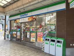 コンビニ　ファミリーマート 内久宝寺町四丁目店（コンビニ）まで303m