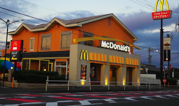飲食店　マクドナルド 刈谷店（飲食店）まで1442m