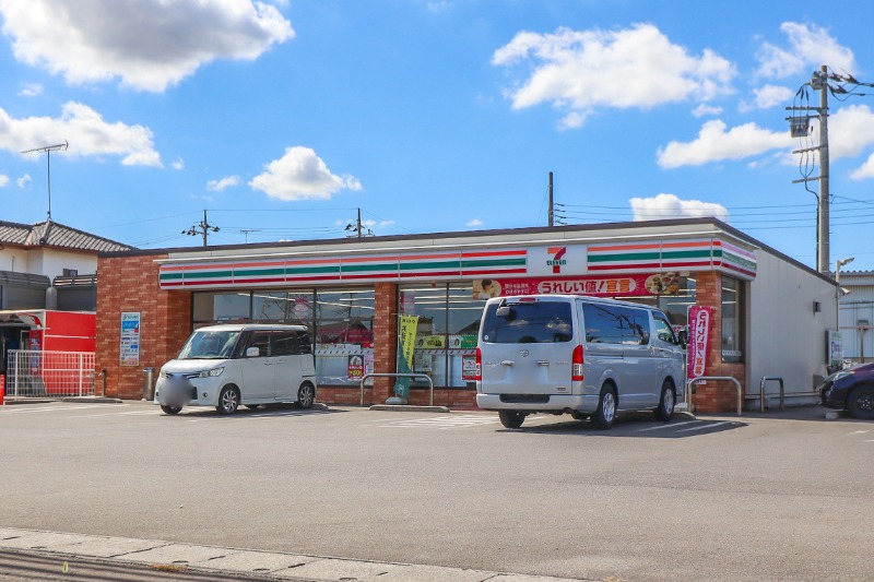 コンビニ　セブンイレブン小山市小山店（コンビニ）まで282m