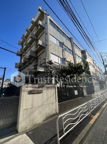 小学校　江東区立深川小学校（小学校）まで309m