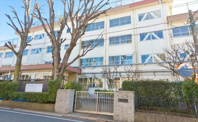 中学校　練馬区立豊玉中学校（中学校）まで55m
