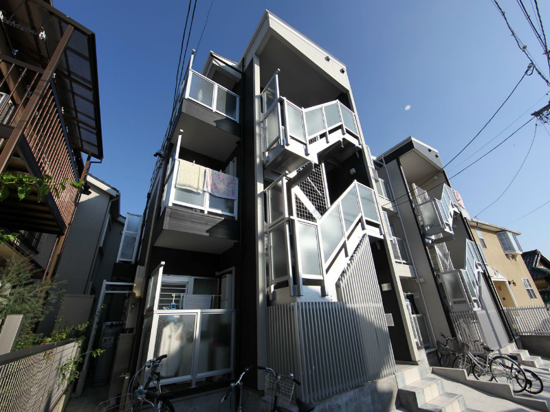 建物外観　外観　オートロック付　全部屋角部屋　家具家電ご用意できます