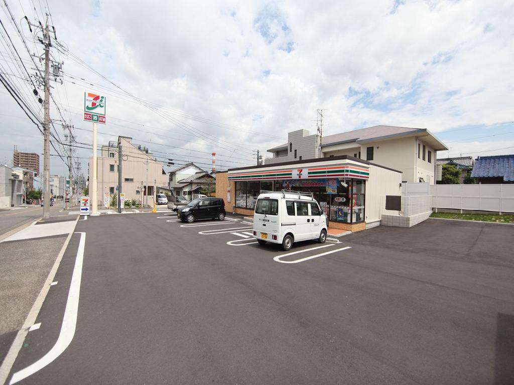 コンビニ　セブンイレブン名古屋神前町１丁目店 (コンビニ)（コンビニ）まで218m