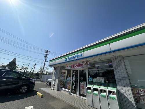 コンビニ　ファミリーマート中江二丁目店（コンビニ）まで912m