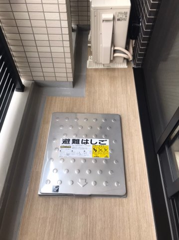 バルコニー　陽当たり良好なバルコニーです