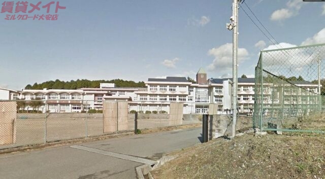 中学校　いなべ市立北勢中学校（中学校）まで2158m