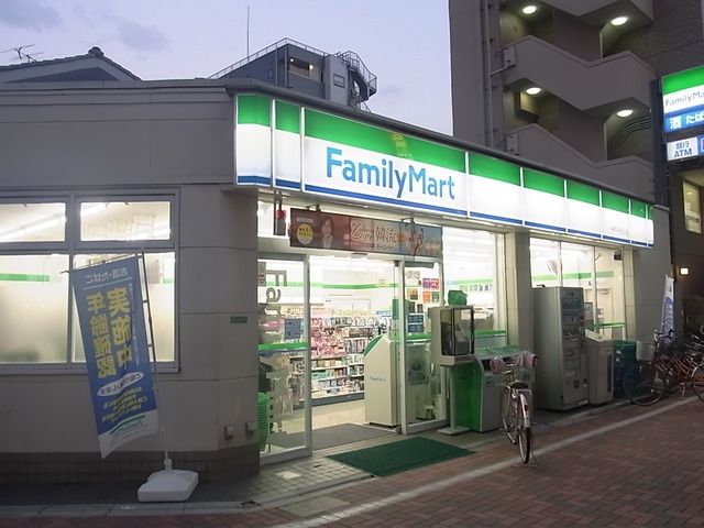 コンビニ　ファミリーマート（コンビニ）まで43m