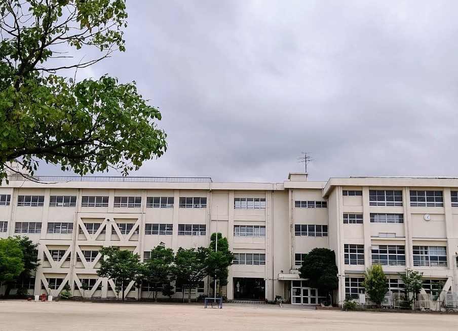 小学校　尼崎市立立花南小学校（小学校）まで614m