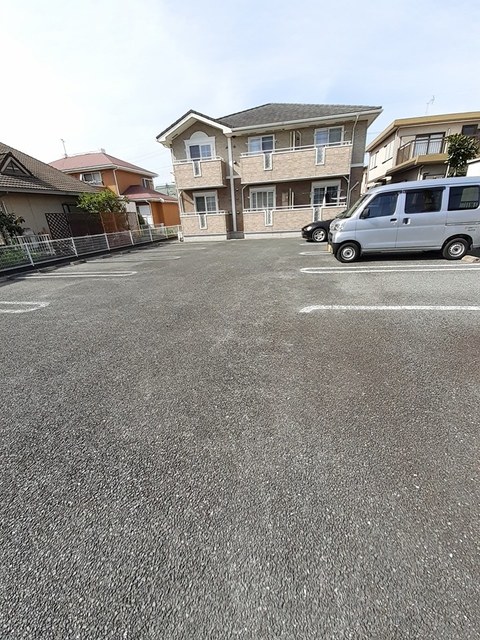駐車場　駐車スペースもあります☆
