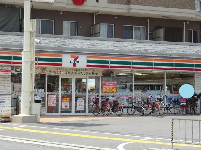 コンビニ　セブンイレブン高槻病院前店（コンビニ）まで412m