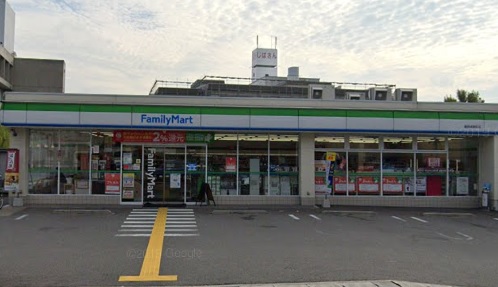 コンビニ　ファミリーマート 豊岡城南町店（コンビニ）まで451m