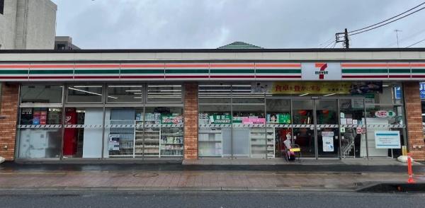 コンビニ　セブンイレブン　大和鶴間駅東口店（コンビニ）まで806m
