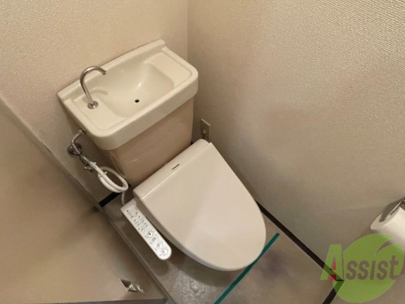 トイレ　トイレには、ウォシュレットが設置されているので便利ですね