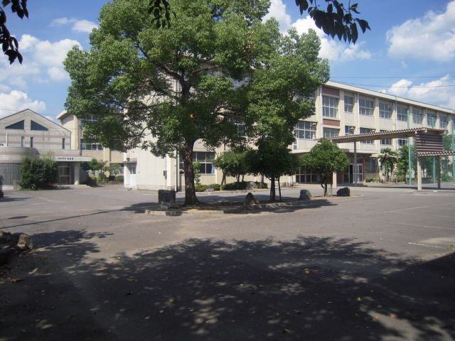 中学校　岐阜市立加納中学校（中学校）まで1078m