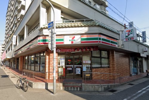 コンビニ　セブン-イレブン 神戸三宮旭通店（コンビニ）まで240m