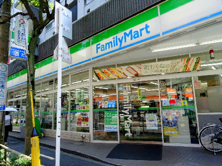 コンビニ　ファミリーマート 東葛西三丁目店（コンビニ）まで560m