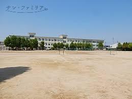 中学校　豊川市立小坂井中学校（中学校）まで1633m