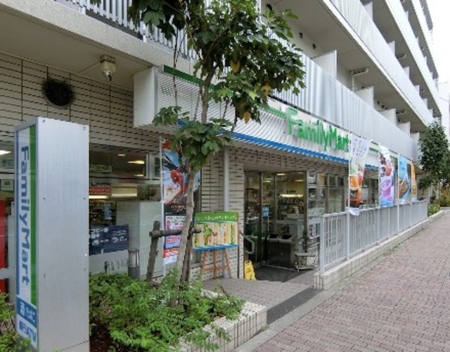 コンビニ　ファミリーマート目黒三田通り店（コンビニ）まで291m