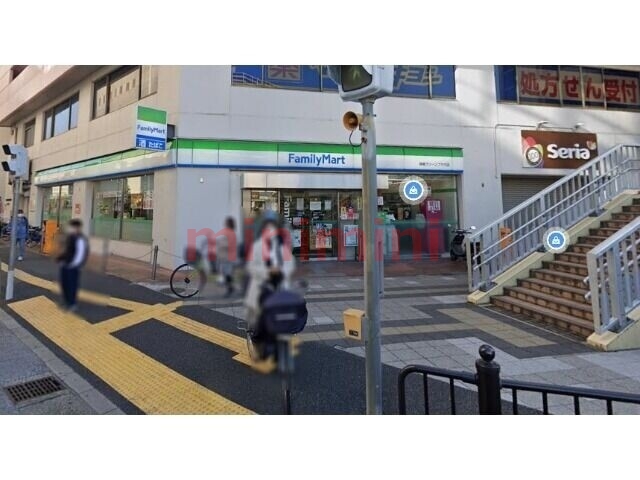 コンビニ　ファミリーマート高槻グリーンプラザ店（コンビニ）まで430m