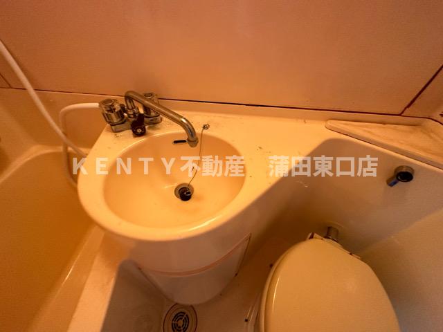 洗面設備　脱衣スペースもあります