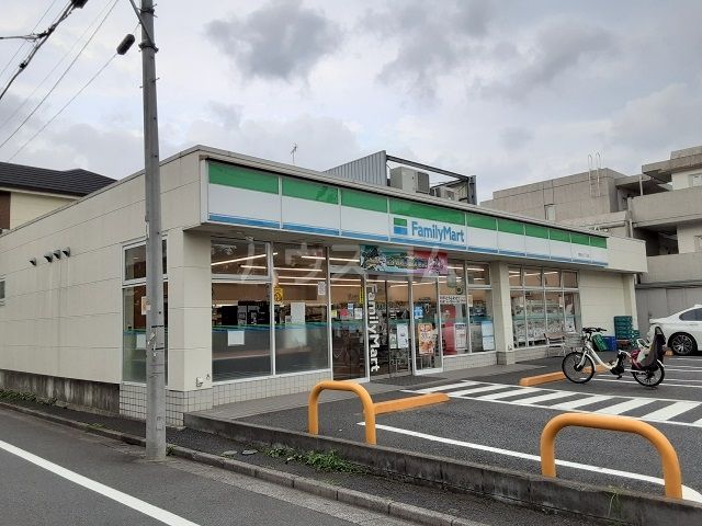 コンビニ　ファミリーマート　関町北２丁目店（コンビニ）まで675m