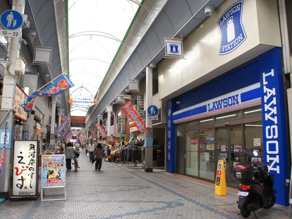 コンビニ　ローソン神戸水道筋四丁目店（コンビニ）まで209m