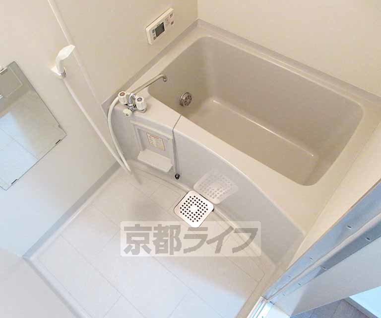 バス・シャワールーム　広めのお風呂です