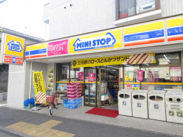 コンビニ　ミニストップ新大塚店（コンビニ）まで939m
