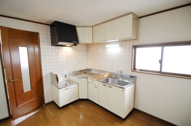 キッチン　別部屋参考写真です