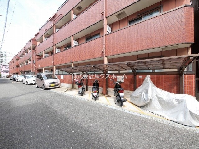エントランス　清潔なエントランスです