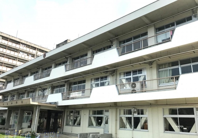 小学校　大津市立中央小学校（小学校）まで300m
