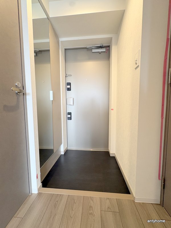 プレリス北巽駅前ラバルスの玄関写真