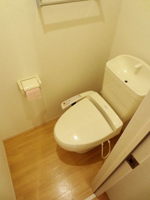 トイレ　★シャワートイレもついてます★