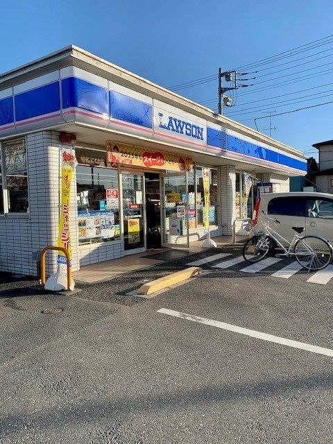 コンビニ　ローソンあきる野瀬戸岡店（コンビニ）まで800m