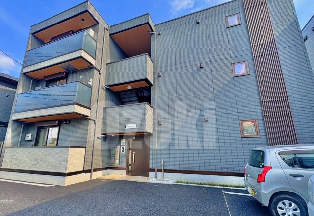 建物外観　弊社ホームページに写真がたくさんあります♪