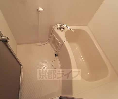 バス・シャワールーム　広めのお風呂です