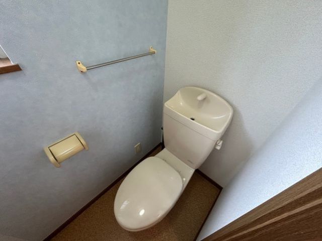 トイレ　別部屋の写真です