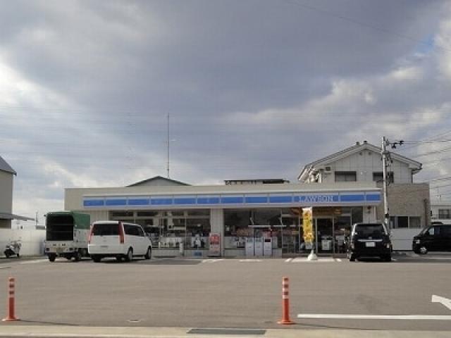 コンビニ　ローソン 徳島応神町東貞方店（コンビニ）まで700m