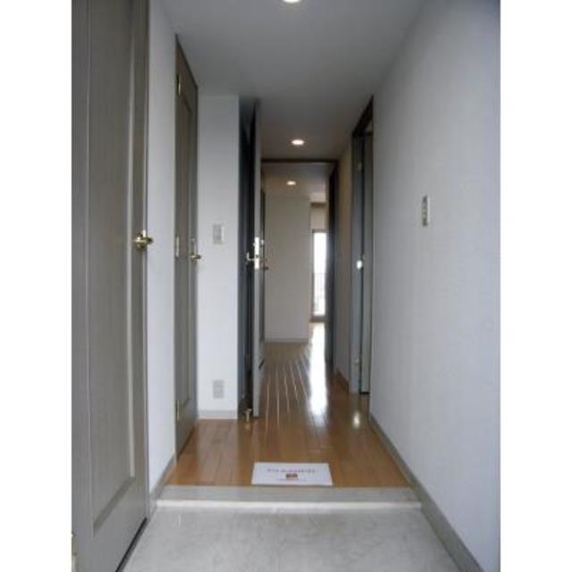 玄関　※写真は同タイプ住戸です。